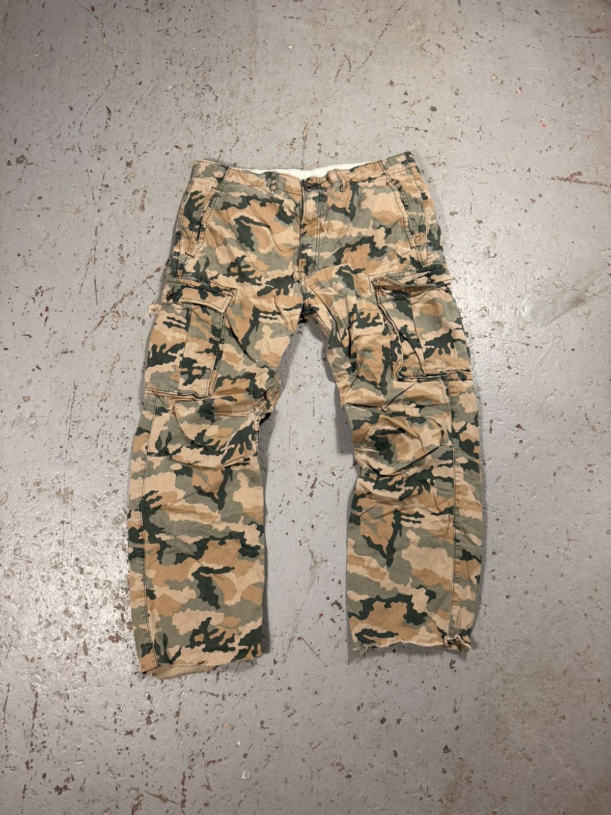 Levi's Vintage Levis Cargo Camo Pants Size US 34 / EU 50 - 1 Thumbnail