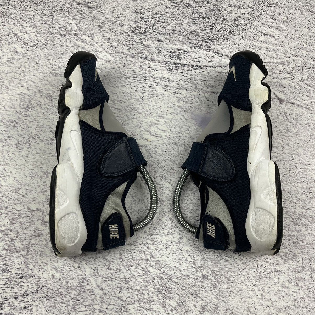 Nike rift junior navy deals
