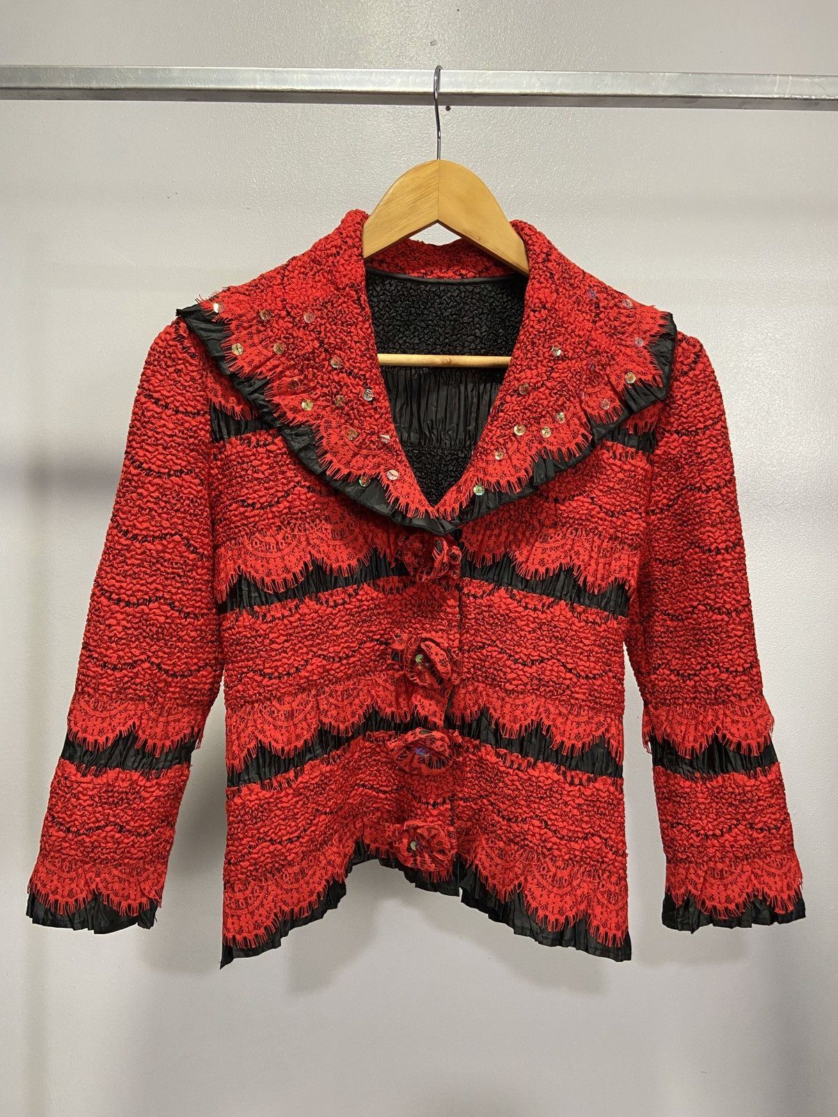 Japanese Brand Noko Ohno pleated cauliflower red black ribbon jacket Size S / US 4 / IT 40 - 1 Thumbnail