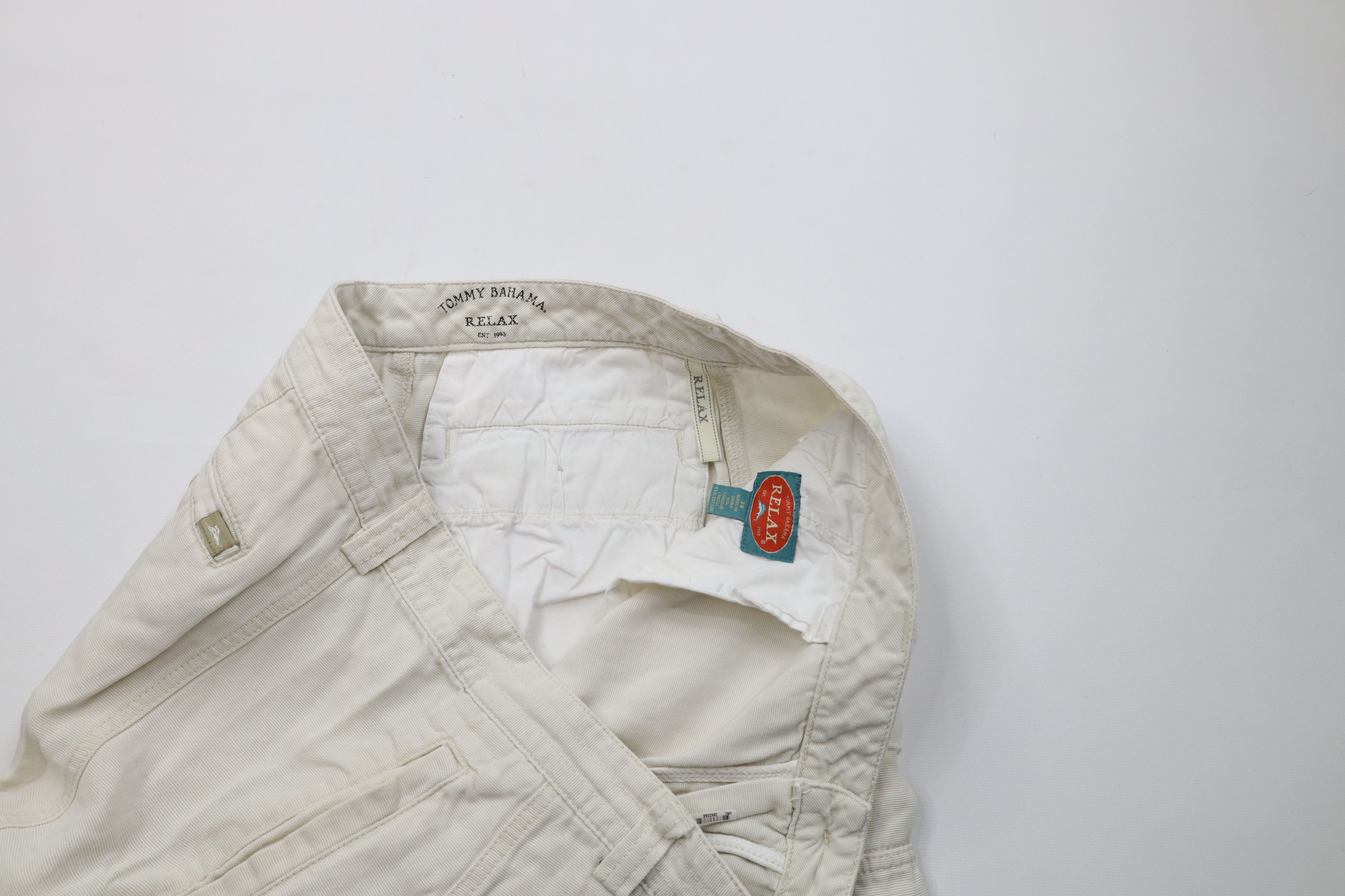 Tommy Bahama Vintage Tommy Bahama Relax Baggy Fit Cargo Shorts Beige Size US 38 / EU 54 - 8 Thumbnail