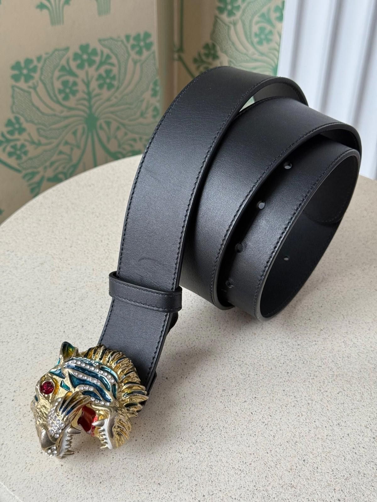 Gucci Gucci Tiger Head Rhinestines Black Leather Buckle Belt 95 Size 32 - 10 Thumbnail