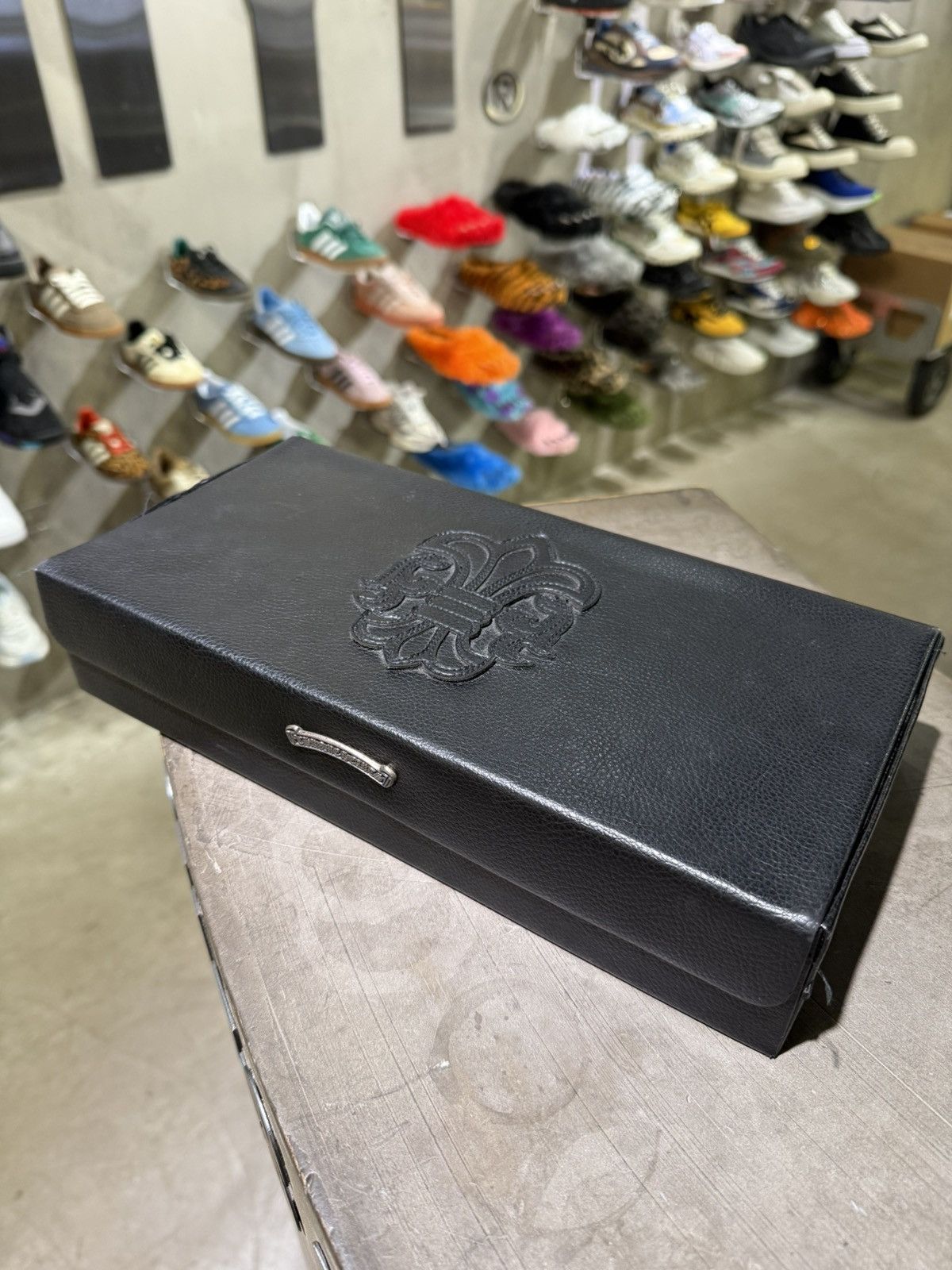 Chrome Hearts Chrome Hearts Leather Fleur Patch Sunglasses Case Size ONE SIZE - 1 Thumbnail