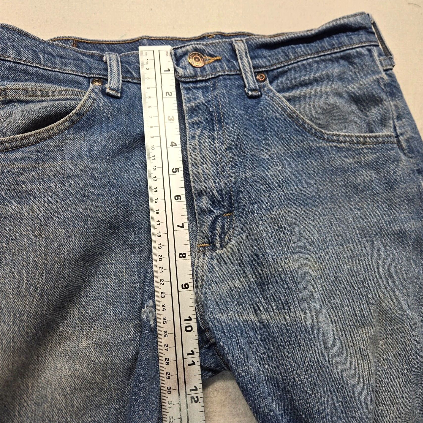 Wrangler Wrangler Relaxed Fit Jeans Medium Wash Straight Leg Men's 31x30 Blue Denim Size US 31 - 6 Thumbnail