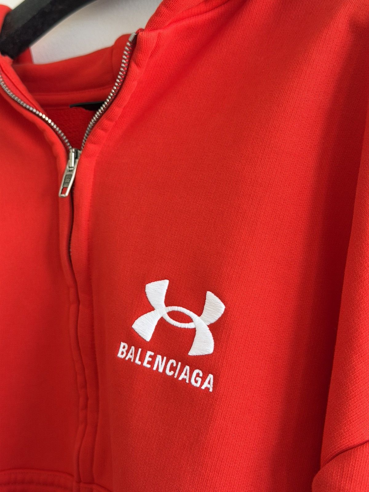 Balenciaga × Under Armour *RARE* BALENCIAGA DEMNA UNDER ARMOUR REGULAR FIT HOODIE RED Size US XXS / EU 40 - 6 Thumbnail