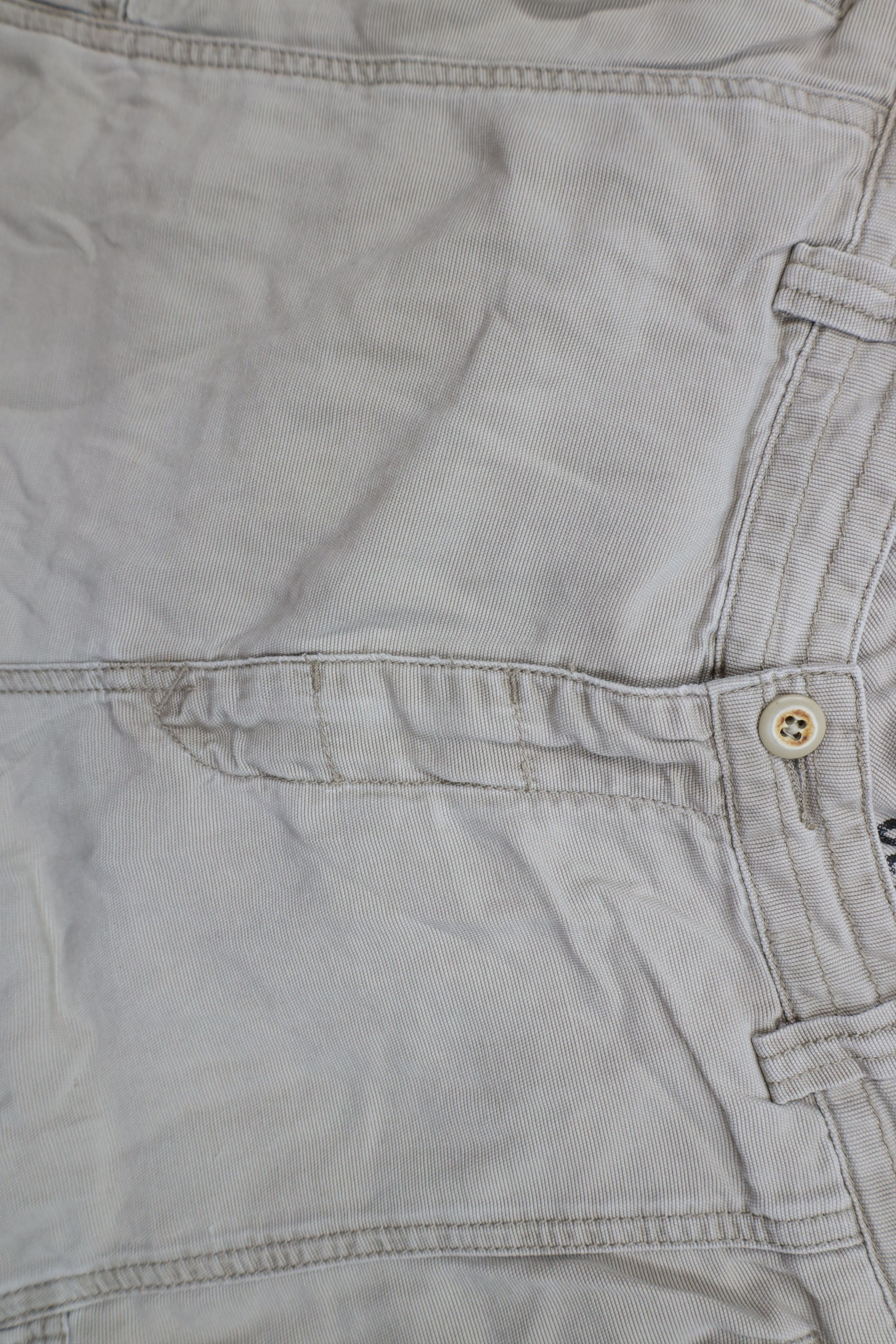 Tommy Bahama Vintage Tommy Bahama Relax Relaxed Fit Cargo Shorts Beige Size US 35 - 14 Thumbnail