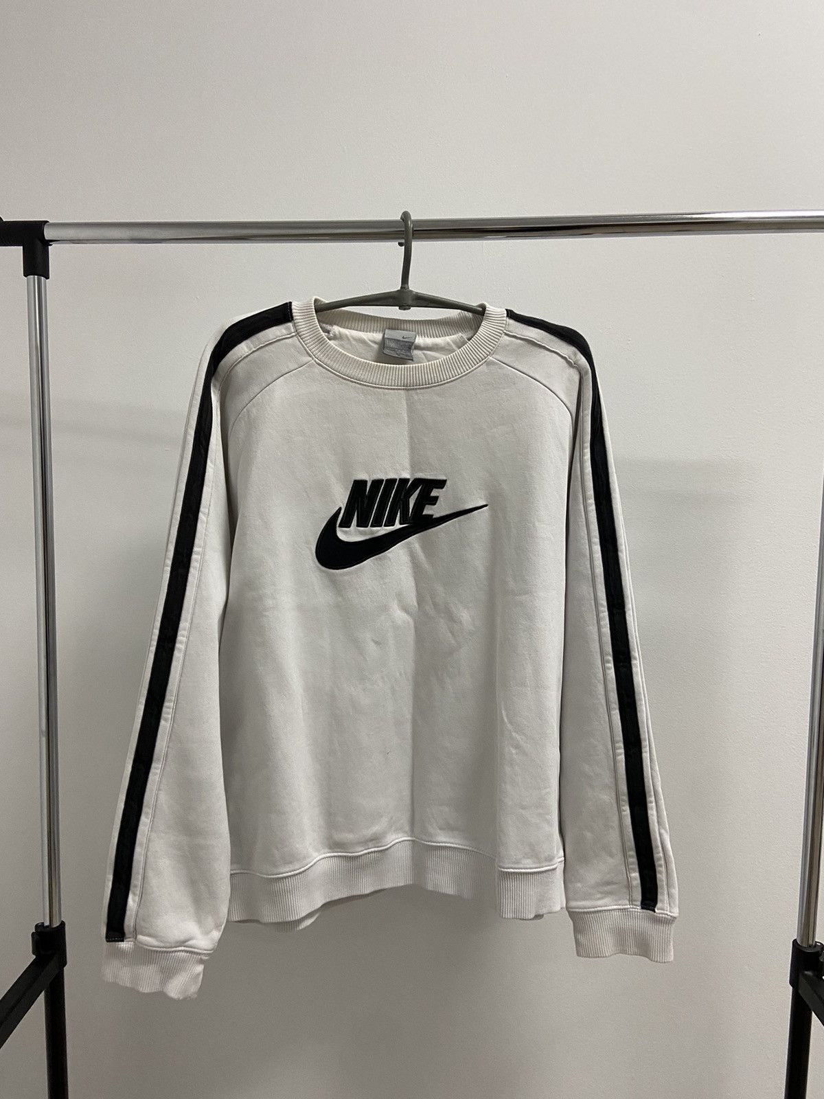 Nike × Vintage Nike Sweatshirt Vintage Big Logo Spell Out Stripes Size US L / EU 52-54 / 3 - 1 Thumbnail