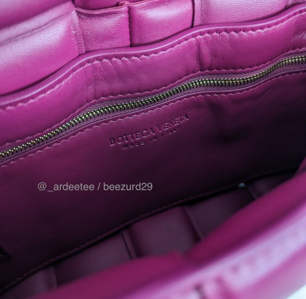 Bottega Veneta *NEW* PADDED LEATHER CASSETTE BAG CINNABAR $4,500 Size ONE SIZE - 14 Thumbnail