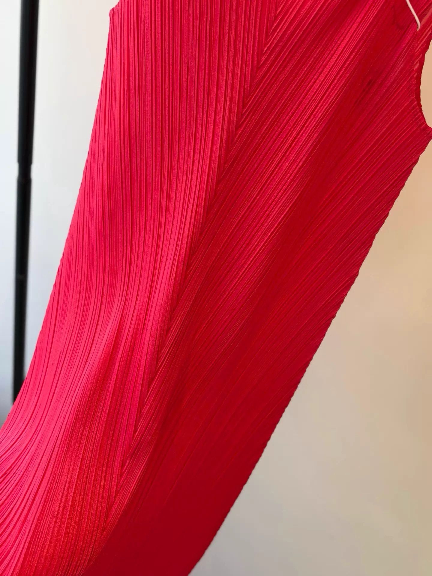 Issey Miyake Issey Miyake Magenta V-neck Sleeveless Dress NOS Size 3 Size L / US 10 / IT 46 - 2 Thumbnail