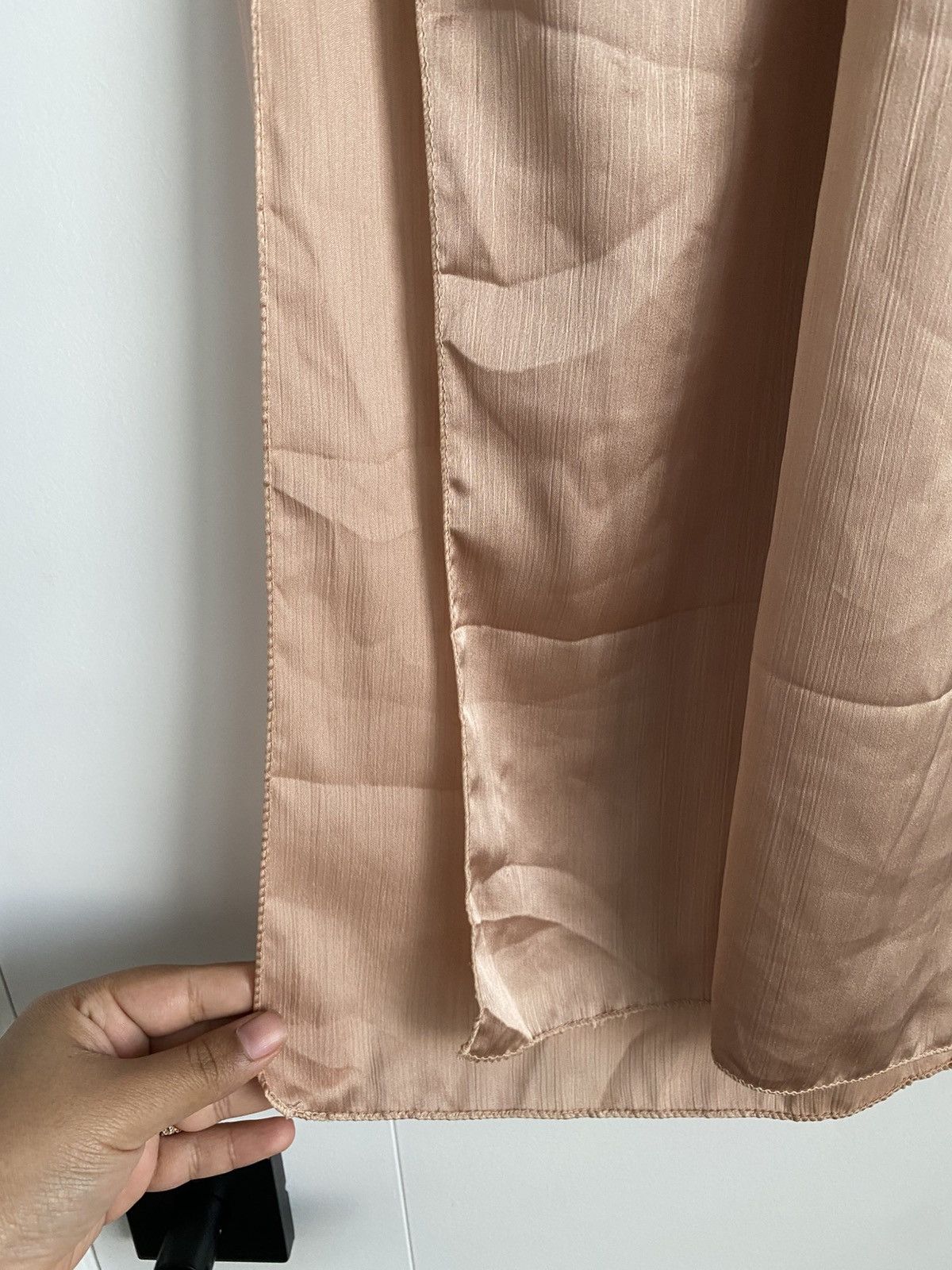 Other Premium Rose Gold Satin Rectangle Womens Hijab Scarf Size ONE SIZE - 3 Thumbnail