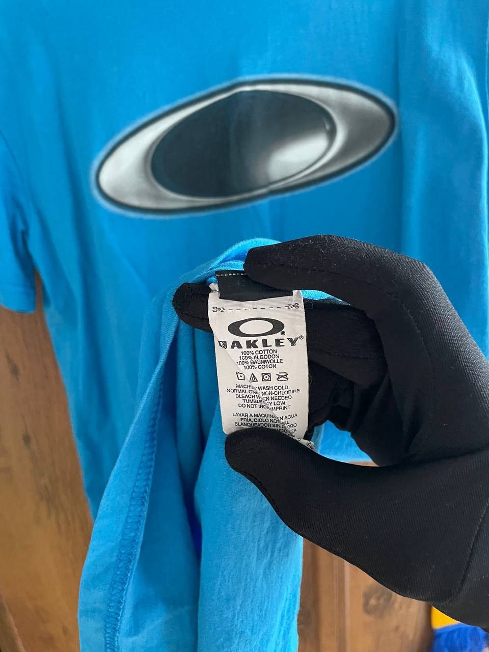 Oakley × Vintage Oakley vintage tee realistic central logo Size US M / EU 48-50 / 2 - 5 Thumbnail
