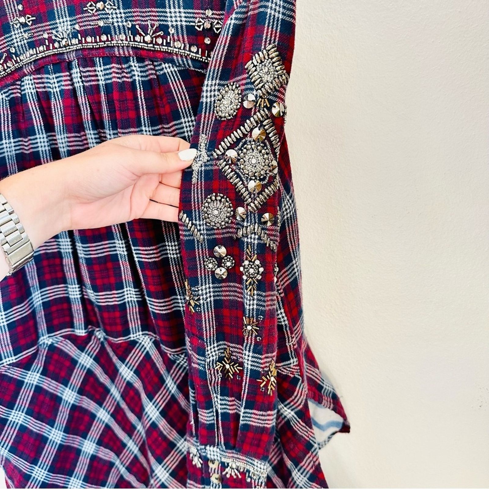 Free People FREE PEOPLE Sequin Bead Oversized Red Flannel Plaid Shirt Size XS / US 0-2 / IT 36-38 - 14 Thumbnail
