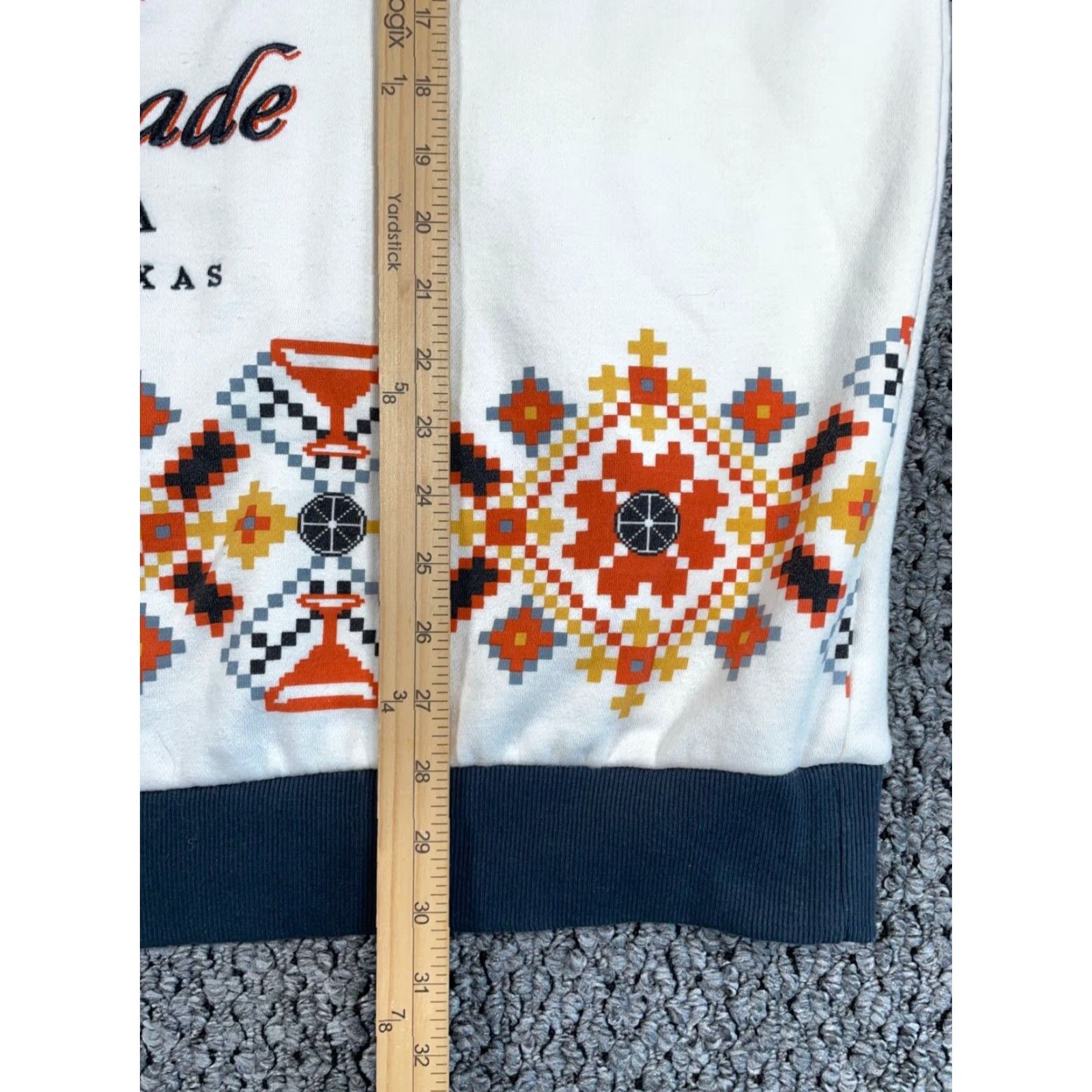 Vintage Tito's Vodka Embroidered Sweatshirt Adult 2XL White Geometric Pattern Texas Size US XXL / EU 58 / 5 - 7 Thumbnail