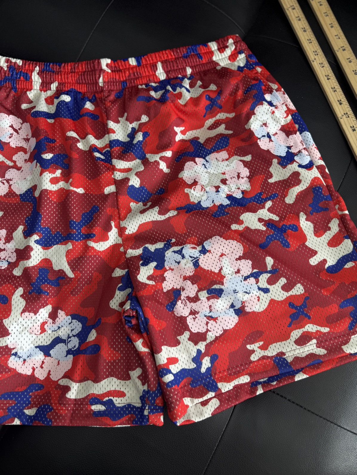 DENIM TEARS Denim Tears Mesh Summer Shorts Red Camo Size XXL (NEW) Size US 38 / EU 54 - 2 Thumbnail