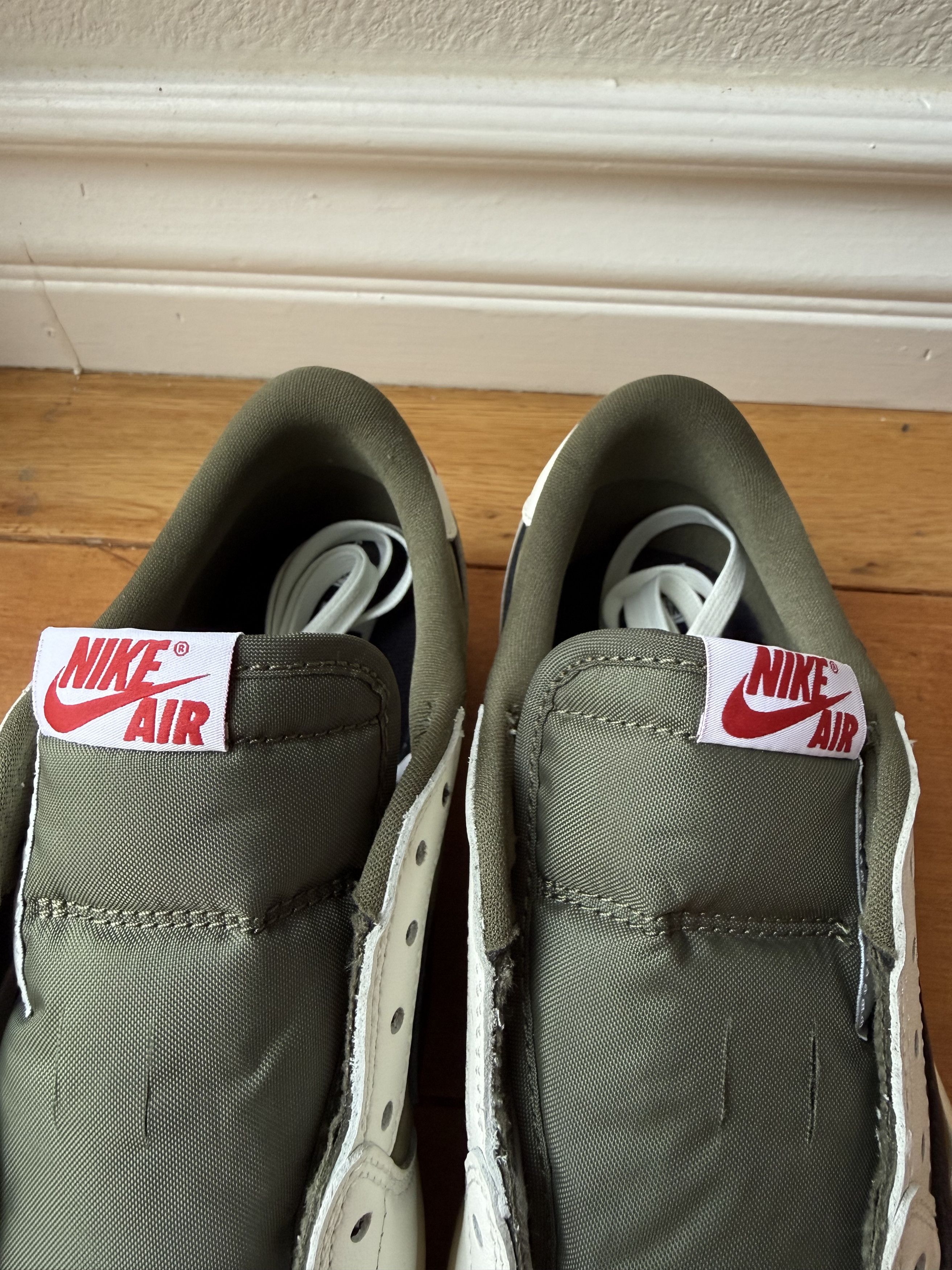 Nike × Travis Scott Air Jordan 1 Low OG SP Travis Scott Medium Olive Size US 9 / EU 42 - 4 Thumbnail