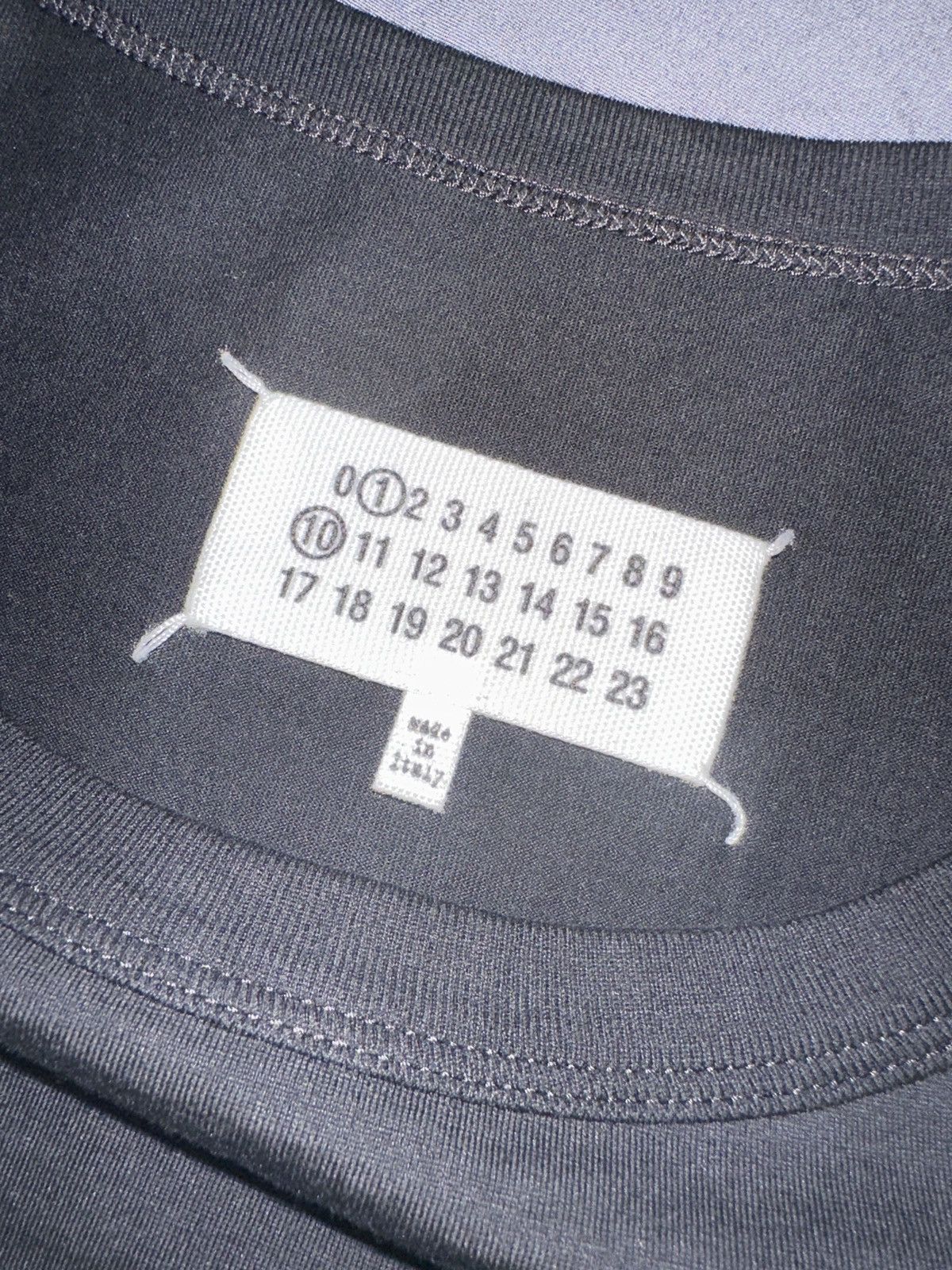 Maison Margiela Maison Margiela Numeric Logo-Embroidered T-Shirt Size US XXL / EU 58 / 5 - 3 Thumbnail