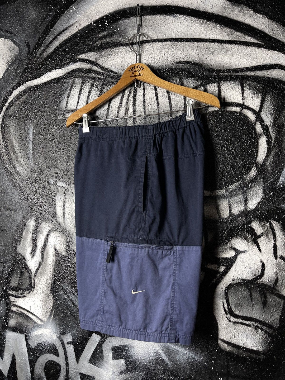 Nike Vintage Nike 90s Dark Blue Cargo Shorts Men’s Size L Size US 33 - 2 Thumbnail