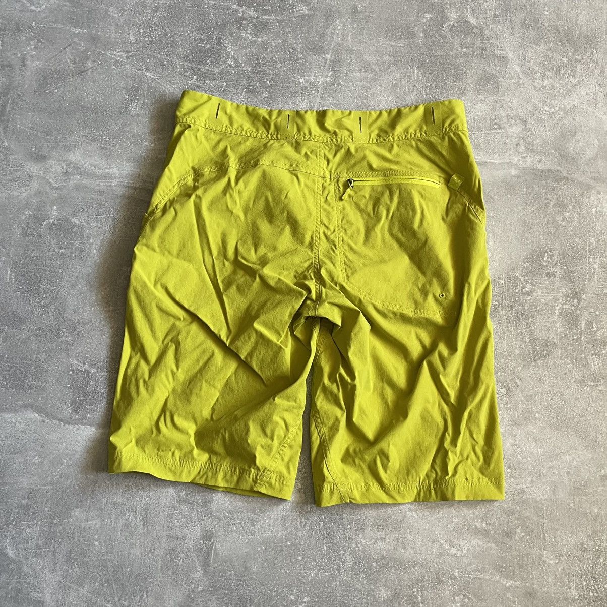 Haglofs Haglofs Climatic Mid Series Cargo Shorts y2k Gorpcore arc Size US 36 / EU 52 - 2 Thumbnail