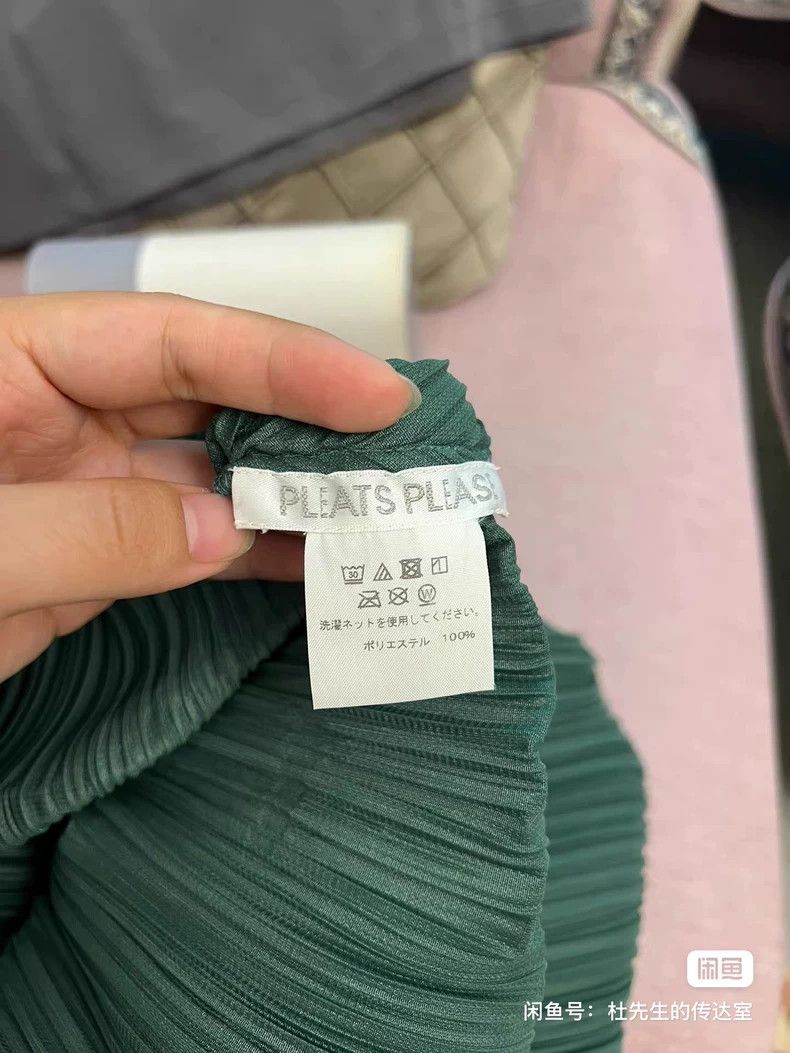 Issey Miyake Issey Miyake size:3 Dark green pleated dress Size XS / US 0-2 / IT 36-38 - 6 Thumbnail