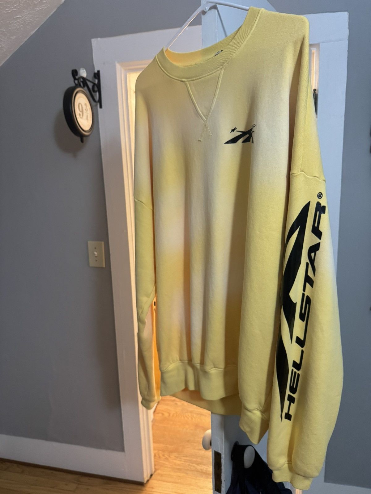 HELLSTAR Hellstar sports crewneck size small Size US S / EU 44-46 / 1 - 3 Thumbnail