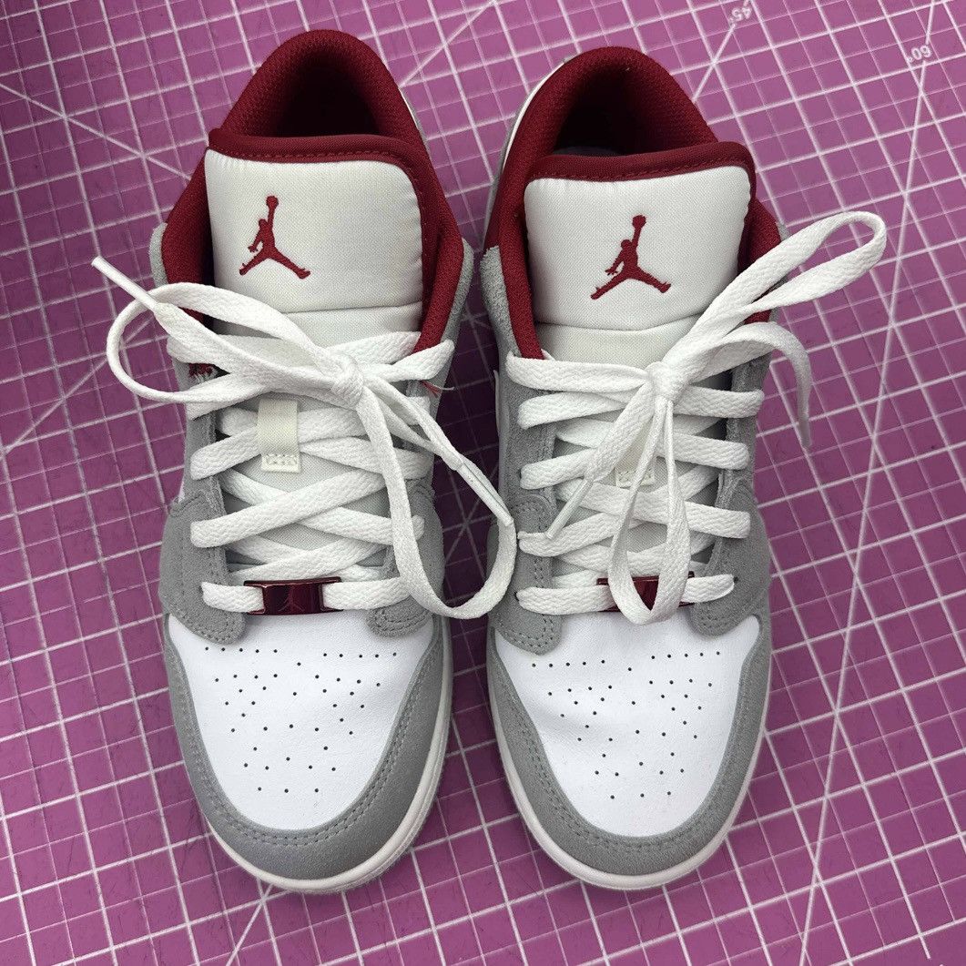 Jordan Brand Air Jordan 1 Low Light Smoke Grey Gym Red SE GS Youth 6Y Size US 6 / EU 39 - 3 Thumbnail