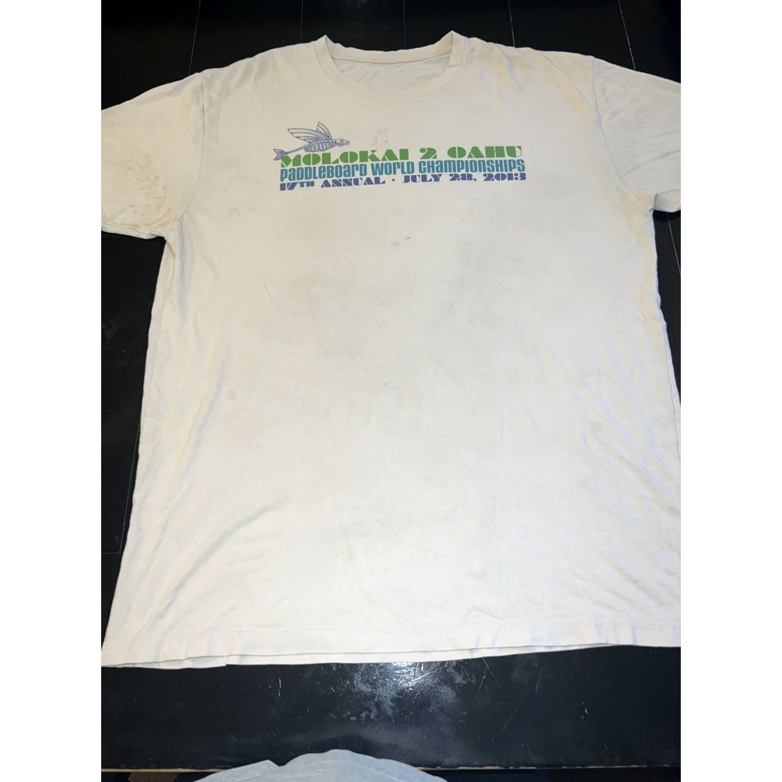 Vintage VINTAGE Molokai 2 Oahu Paddleboard World Championships Outrigger Canoe Club Shirt Men's L White Crew Neck Short Sleeve Graphic Print Surfer Event 2013 Size US L / EU 52-54 / 3 - 7 Thumbnail