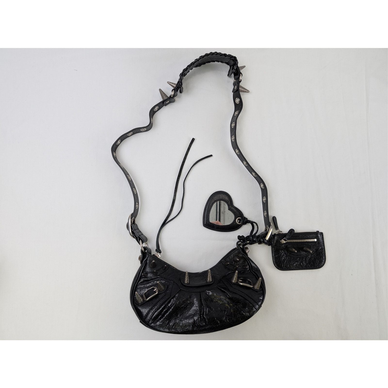 Balenciaga o1rshd1 Size:OS/ LE Cagole Shoulder B Arena Lamb W/Spike Bag Size ONE SIZE - 19 Thumbnail