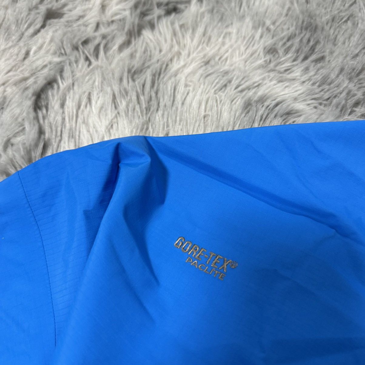 Arc'teryx Arc'teryx GORE-TEX Paclite Shell | Size XL | Blue | Like New Size US XL / EU 56 / 4 - 3 Thumbnail