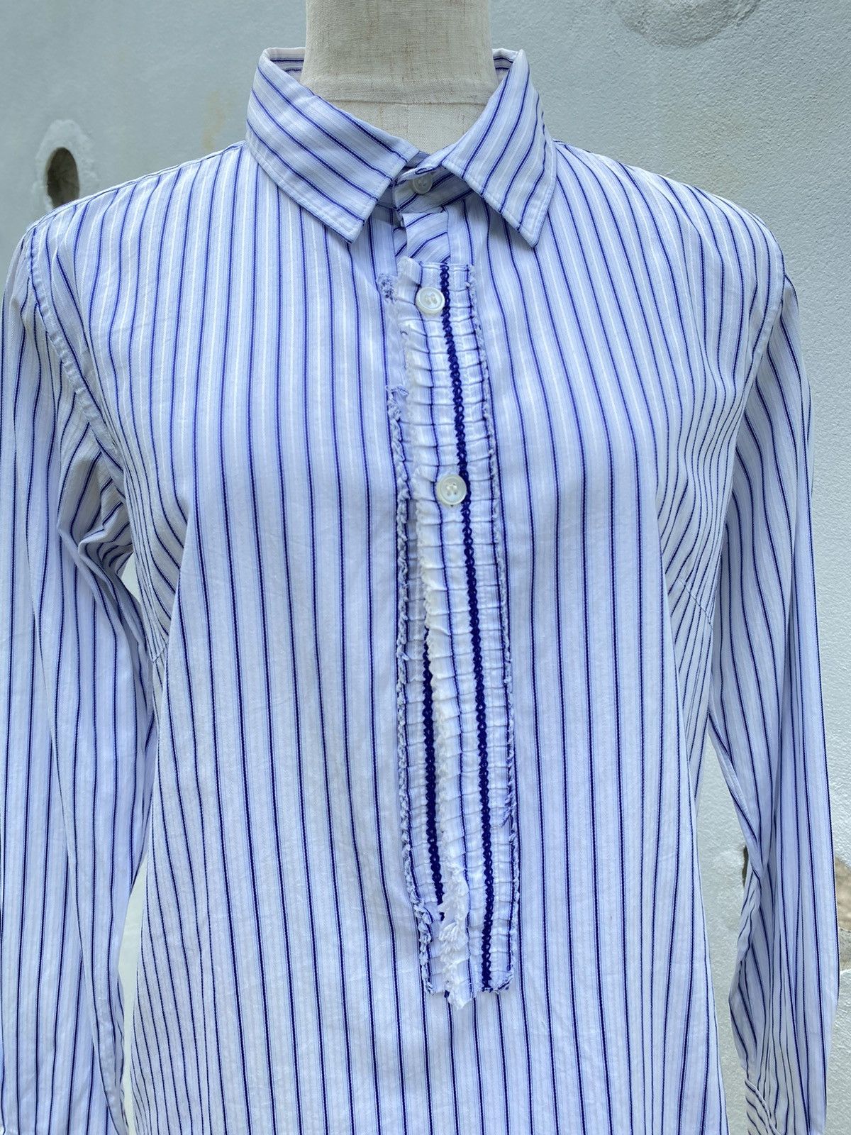 Zucca Zucca Blue Striped Ruffle-Front Polo Shirt Size S / US 4 / IT 40 - 10 Thumbnail