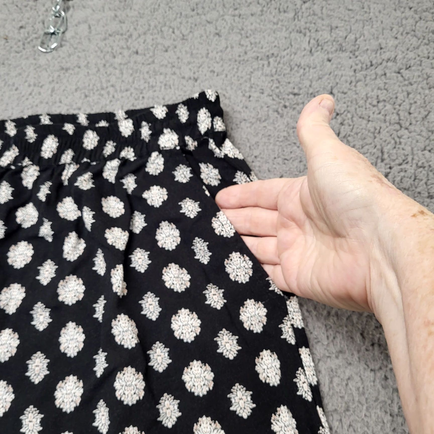 Vintage Artisan NY Pants Women's XL Black Herringbone Pattern Wide-Leg Casual Yoga Comfort Pants Womens XL Black Pattern Harem Wide Leg Size 40" / US 18 - 5 Thumbnail