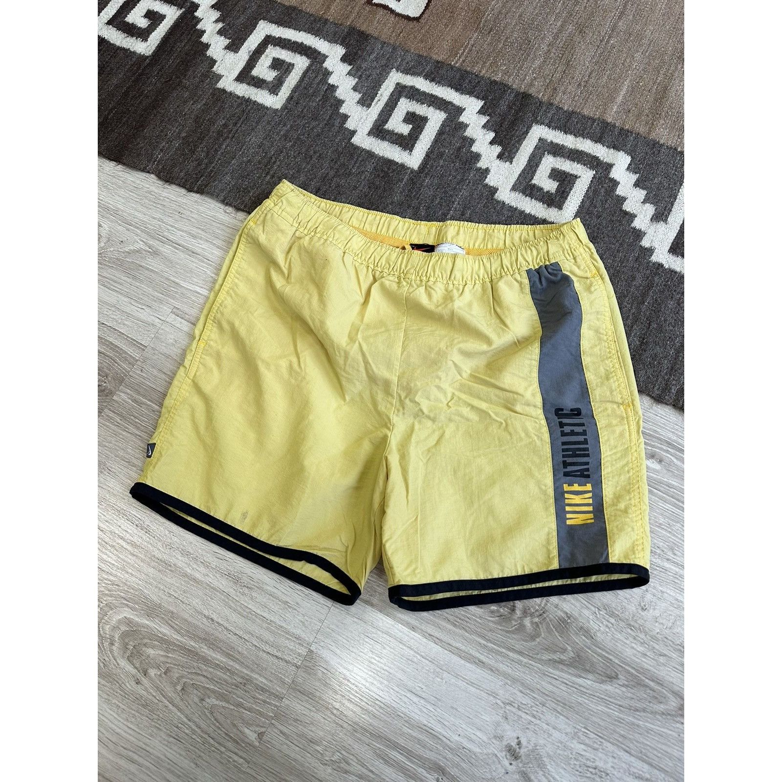 Nike Nike Athletic Big Logo 90s Shorts 4235AC Size US 32 / EU 48 - 1 Thumbnail