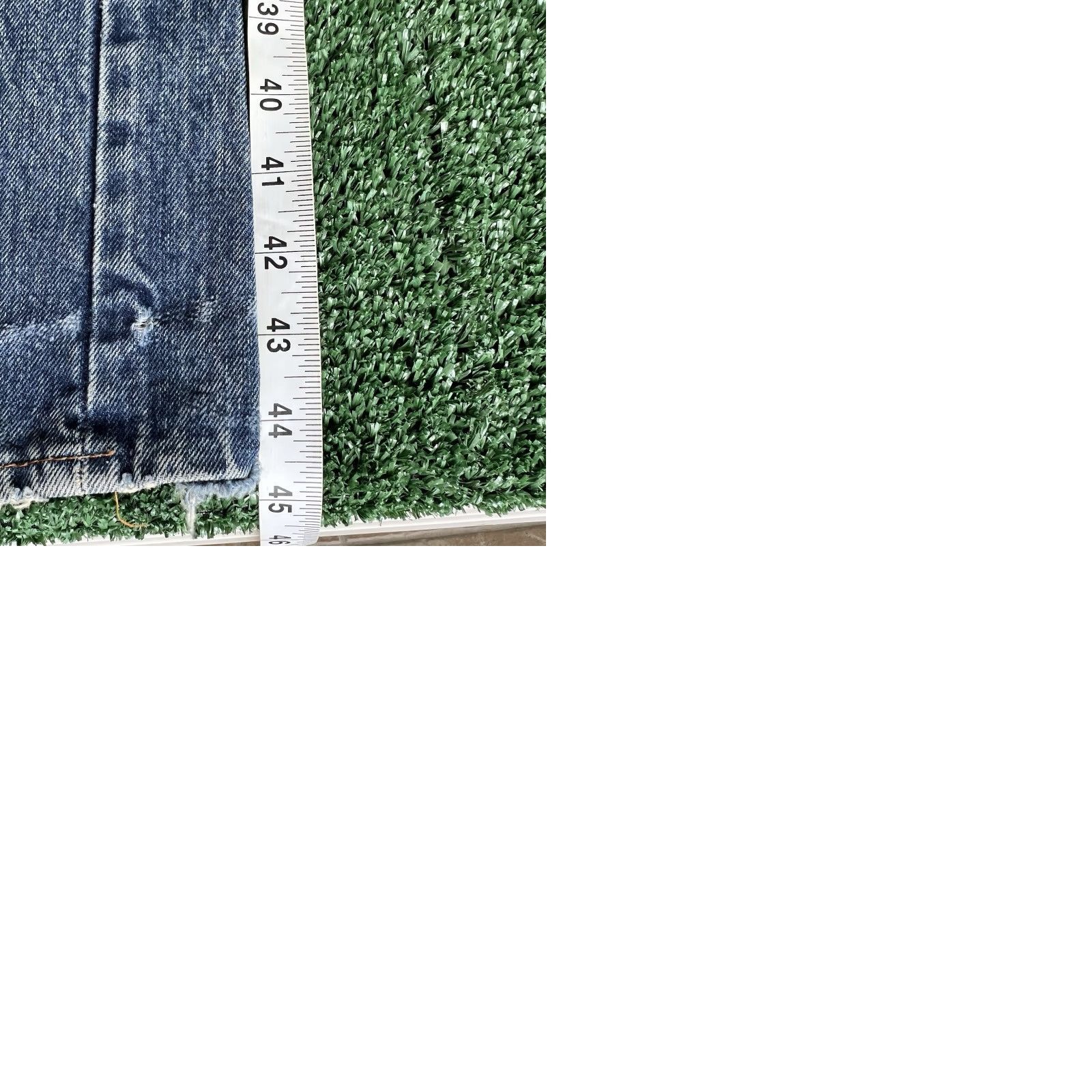Levi's VINTAGE Levi's 505 Jeans Mens 32x34 Blue Denim Regular Straight USA 70s Talon Repairs Single Stitch #5 Button Short Description? Size US 32 / EU 48 - 12 Thumbnail