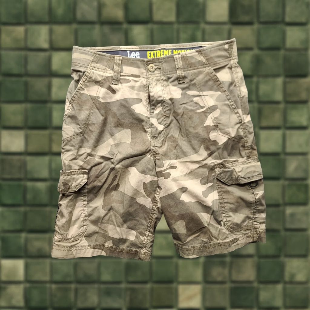 Lee Lee Cargo Shorts Mens 29 Inseam 10" Camouflage Cargo Pocket Stretch 90s Outdoor Casual Workwear Shorts Size US 29 - 1 Thumbnail