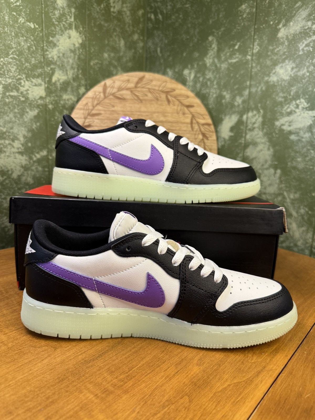 Nike New Nike Air Jordan 1 Retro Low OG HF0410-001 6Y Size US 6 / EU 39 - 3 Thumbnail