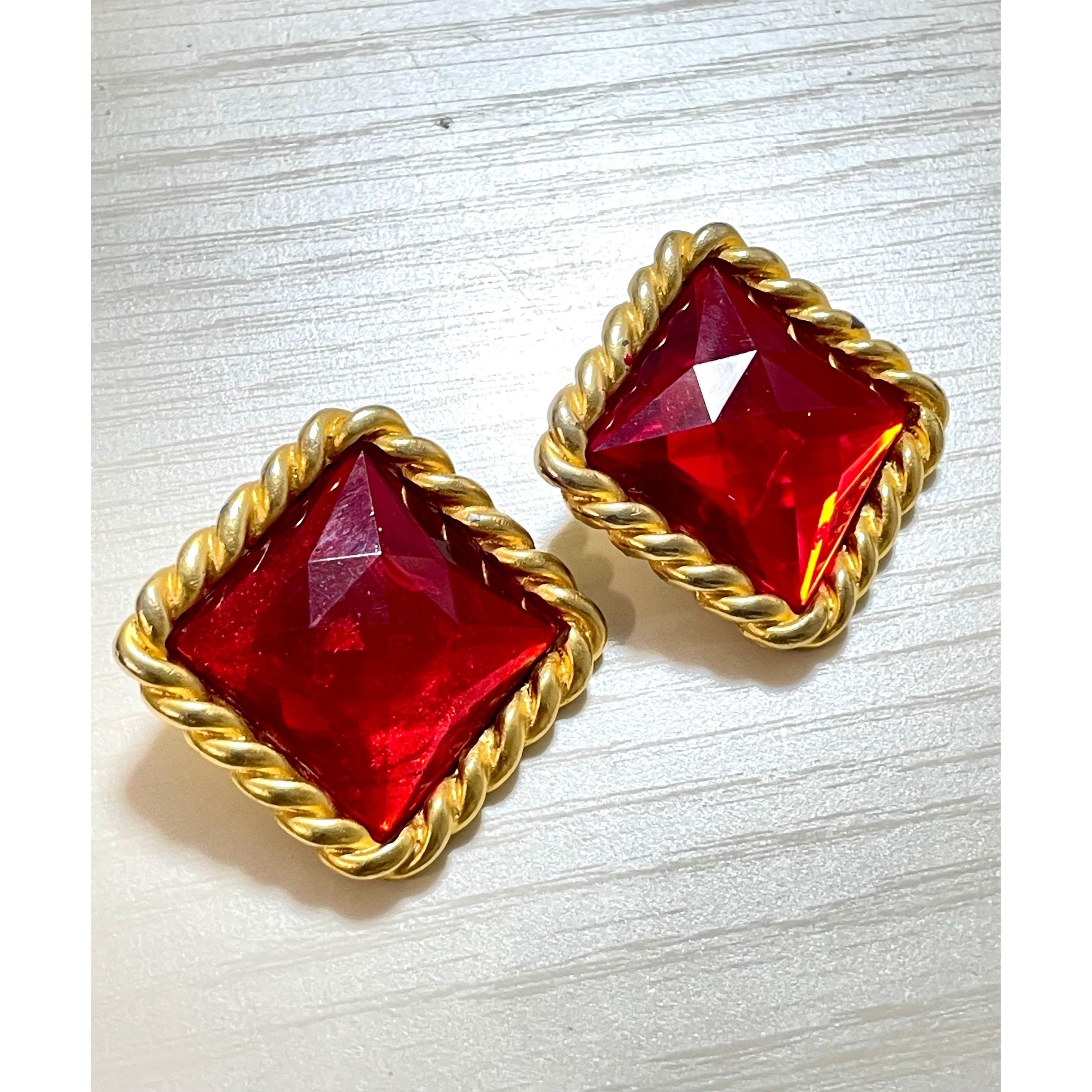 Celine Vintage Celine diamond cut stud design red gripoix earrings Size ONE SIZE - 7 Thumbnail