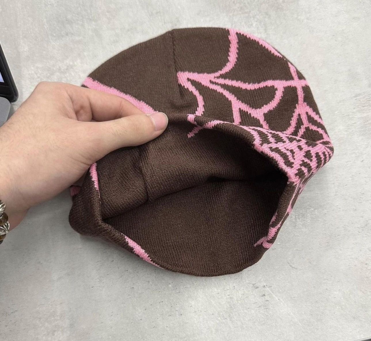 Japanese Brand Vintage Style Brown and Pink Spider Web Beanie Hat Accessory Size ONE SIZE - 3 Thumbnail