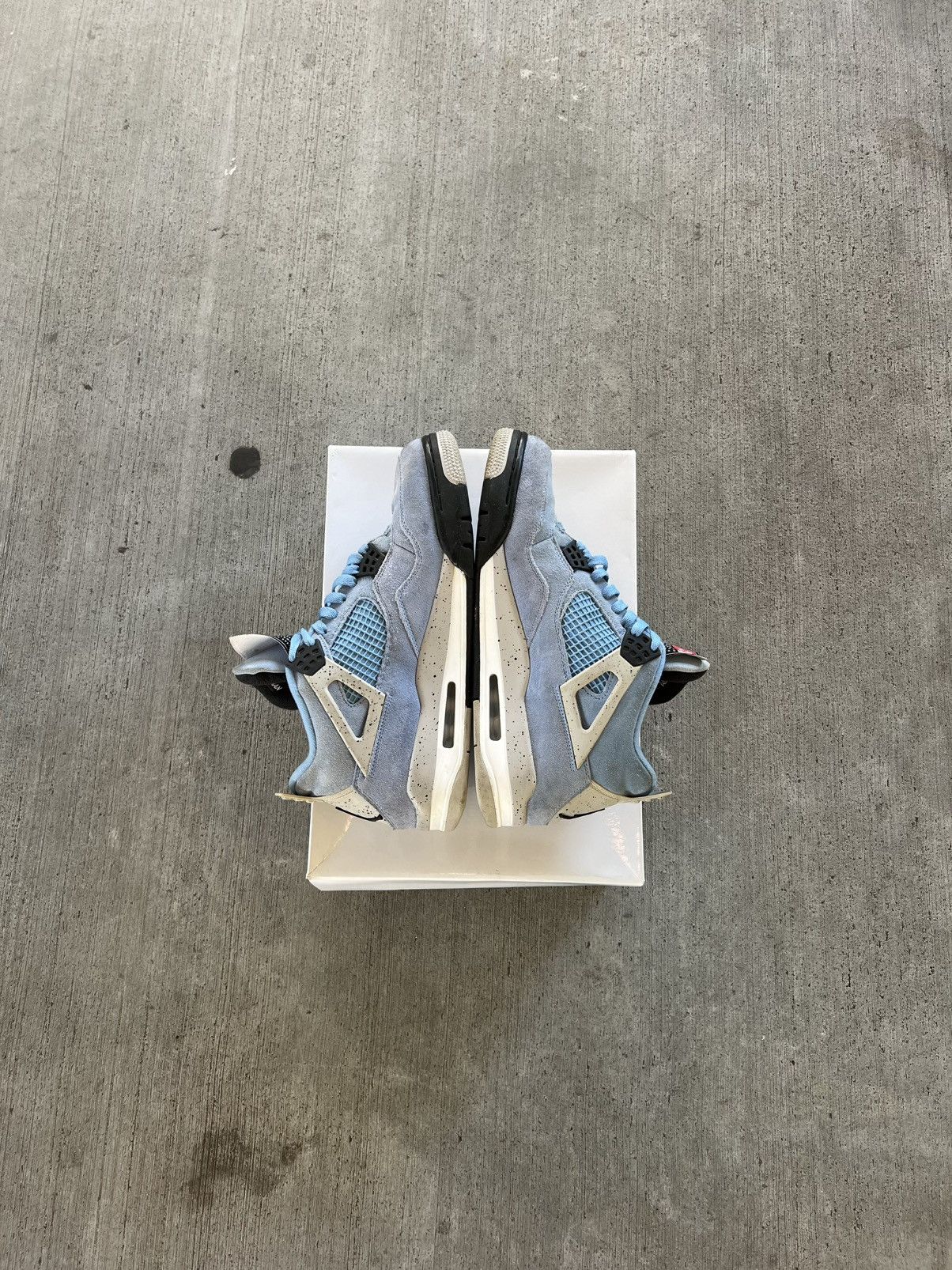 Jordan Brand Jordan 4 Retro University Blue Size US 10.5 / EU 43-44 - 2 Thumbnail