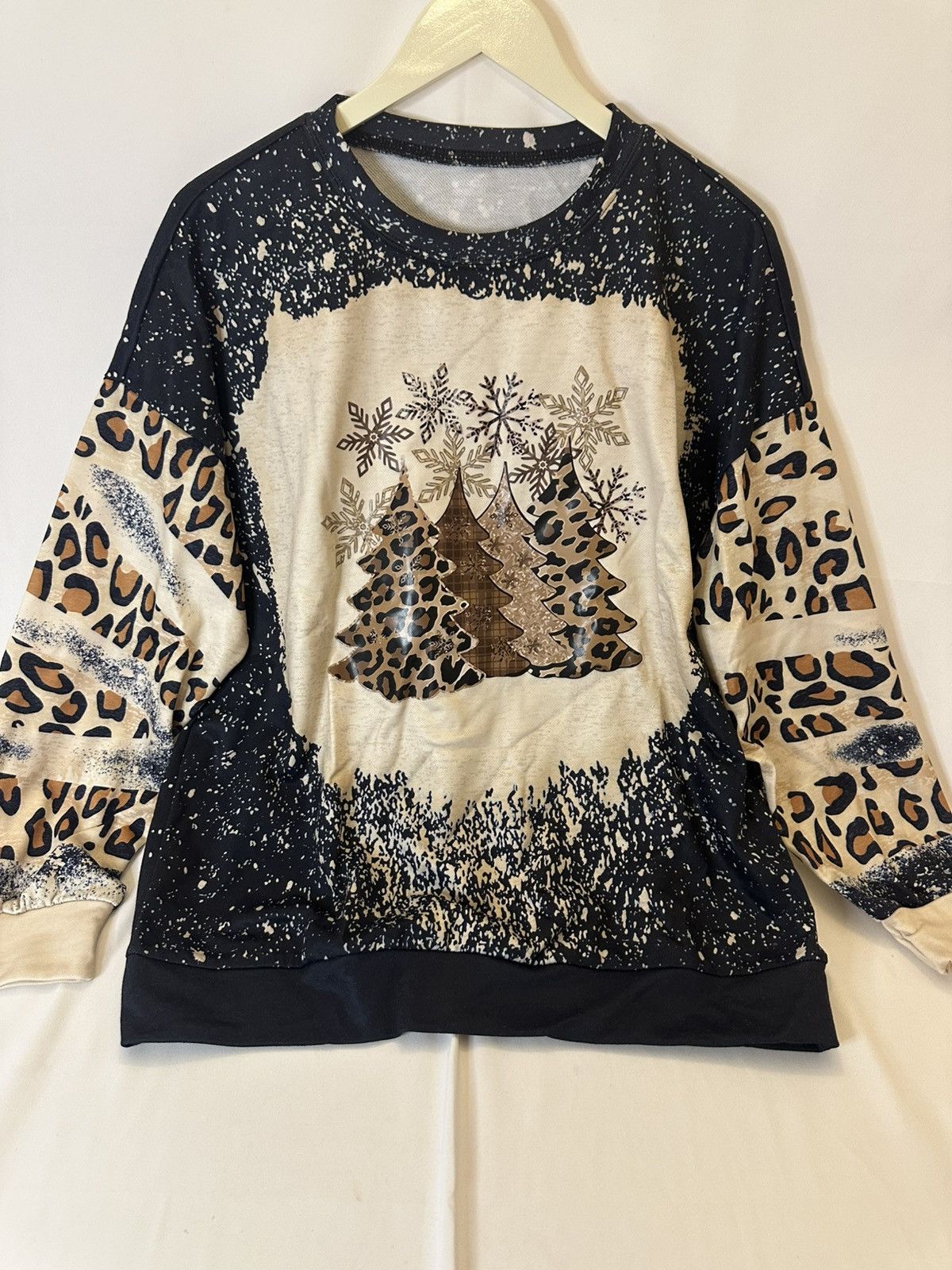 Other Boutique Leopard Color Block Pullover holiday Crewneck Nwt Size M / US 6-8 / IT 42-44 - 1 Thumbnail