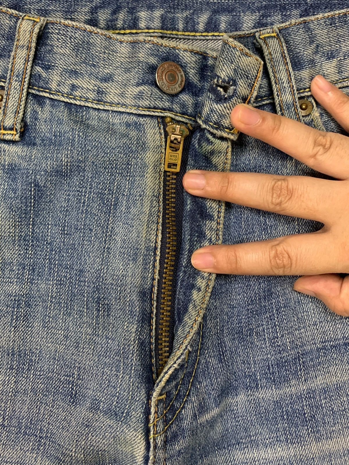 Japanese Brand × Uniqlo Vintage Japanese Uniqlo Blue Wash Distressed Flare Jeans Size US 33 - 3 Thumbnail