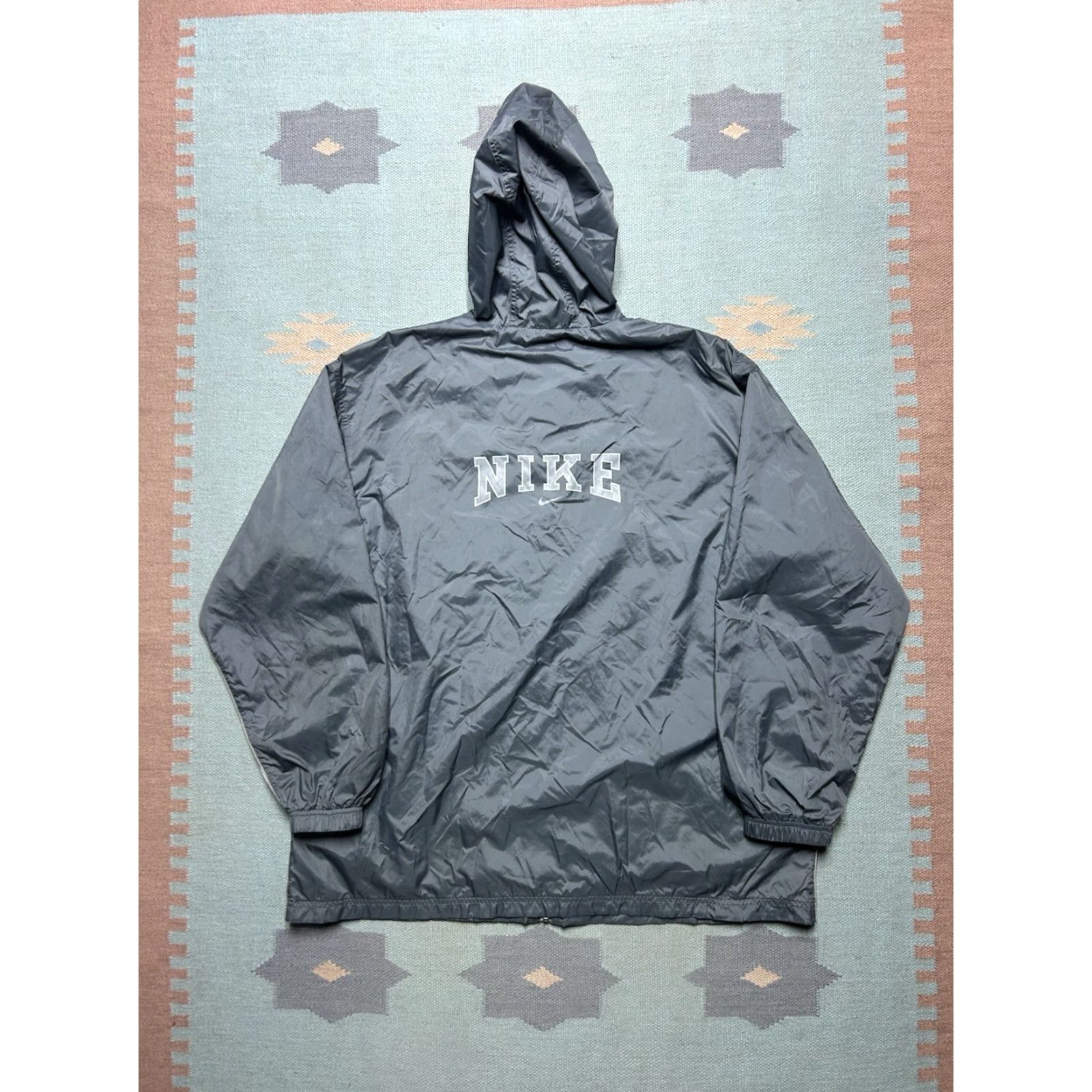 Nike Vintage Nike Hooded Jacket XL Gray Windbreaker Lined Spell Out Swoosh User: Vintage Nike Hooded Jacket XL Gray Windbreaker Lined Spell Out Swoosh Size US XL / EU 56 / 4 - 6 Thumbnail