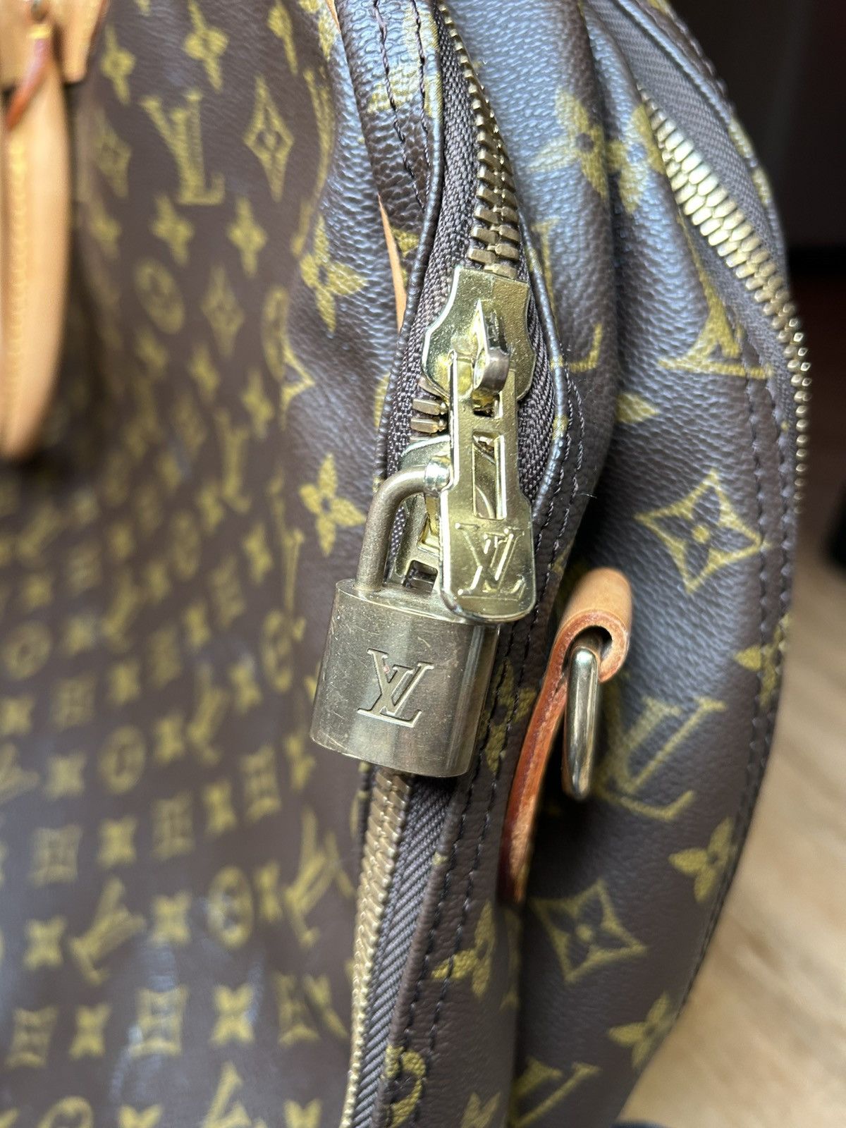 Louis Vuitton Louis Vuitton Alize 2 Poches in Monogram Canvas Size ONE SIZE - 4 Thumbnail