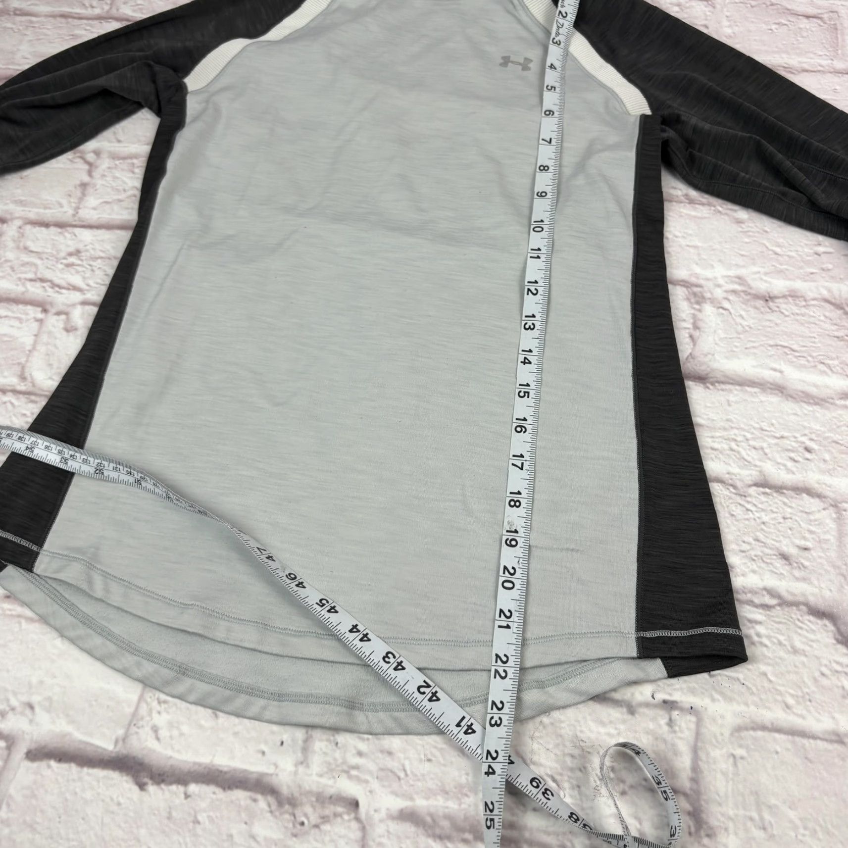 Under Armour Under Armour Shirt Womens Small Gray Long Sleeve Raglan Athletic Running Top Size S / US 4 / IT 40 - 5 Thumbnail