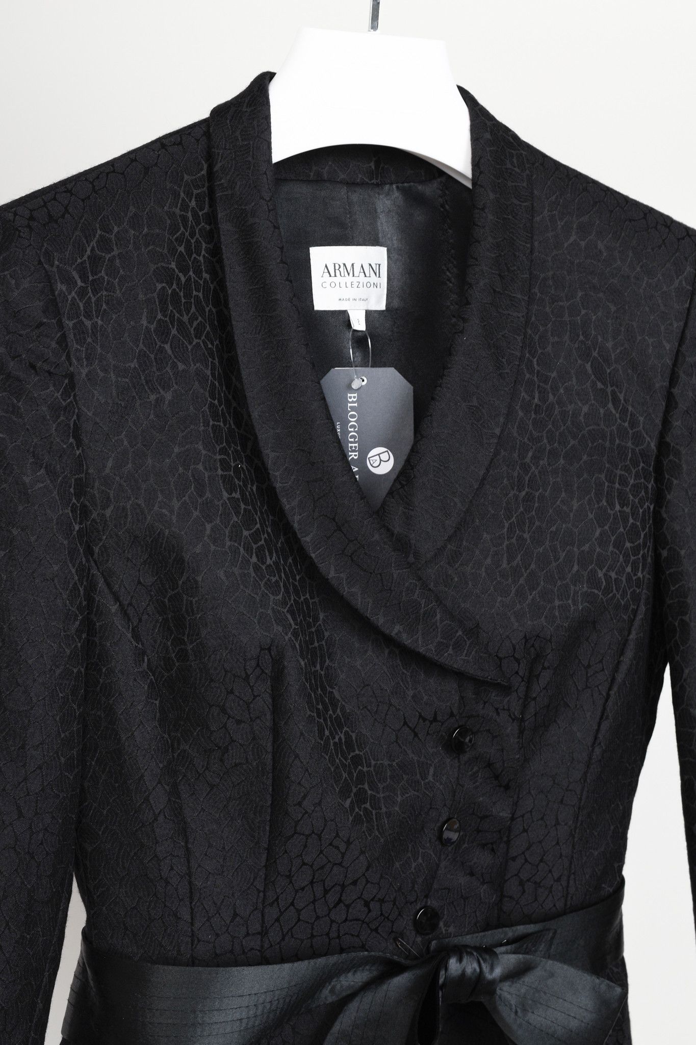 Armani Collezioni Armani Collezioni Textured Tuxedo Bow Jacket Size XS / US 0-2 / IT 36-38 - 3 Thumbnail