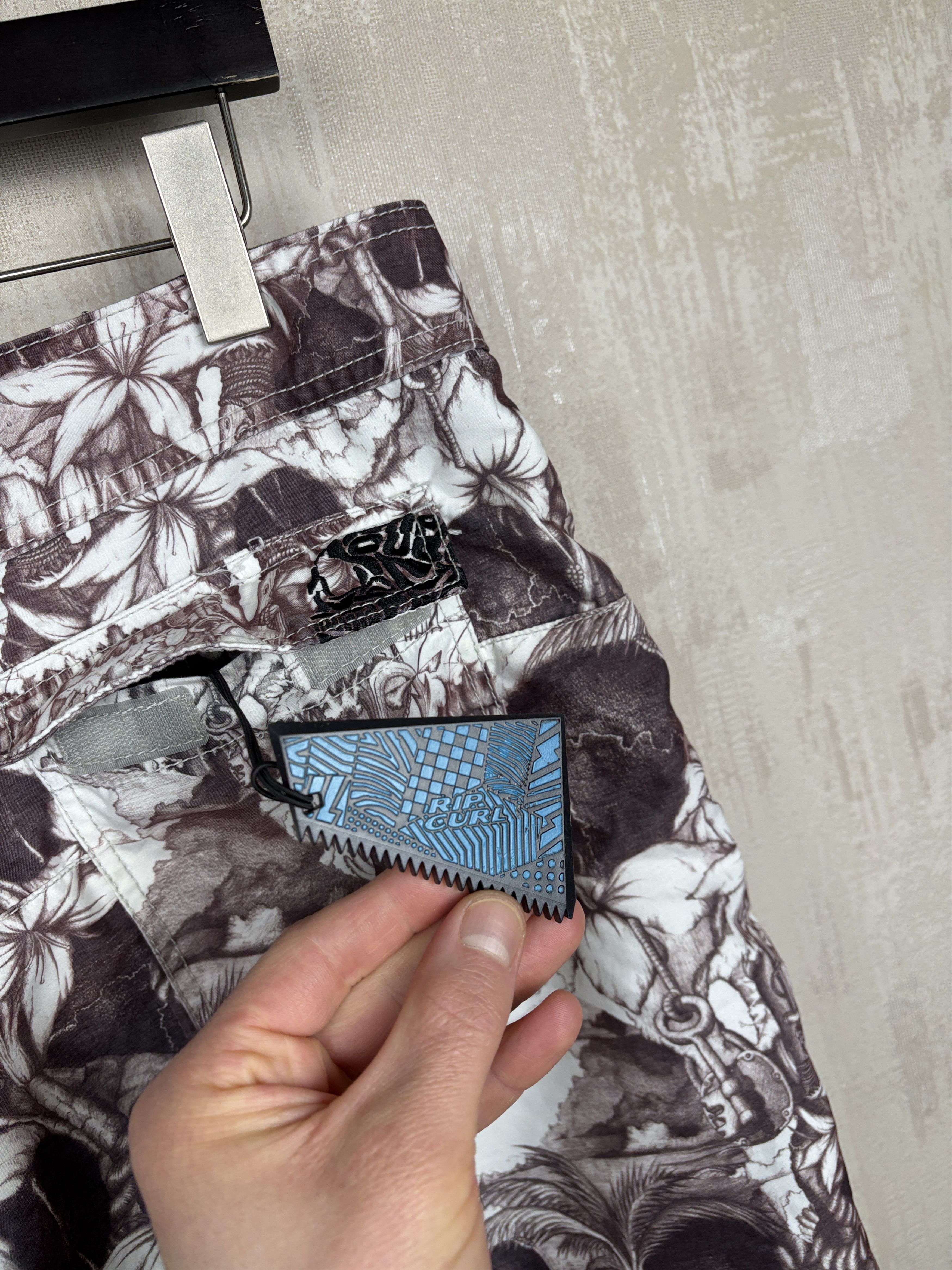 Rip Curl Vintage Rip Curl Skull Pattern Board Shorts Swim Surf Size US 36 / EU 52 - 13 Thumbnail