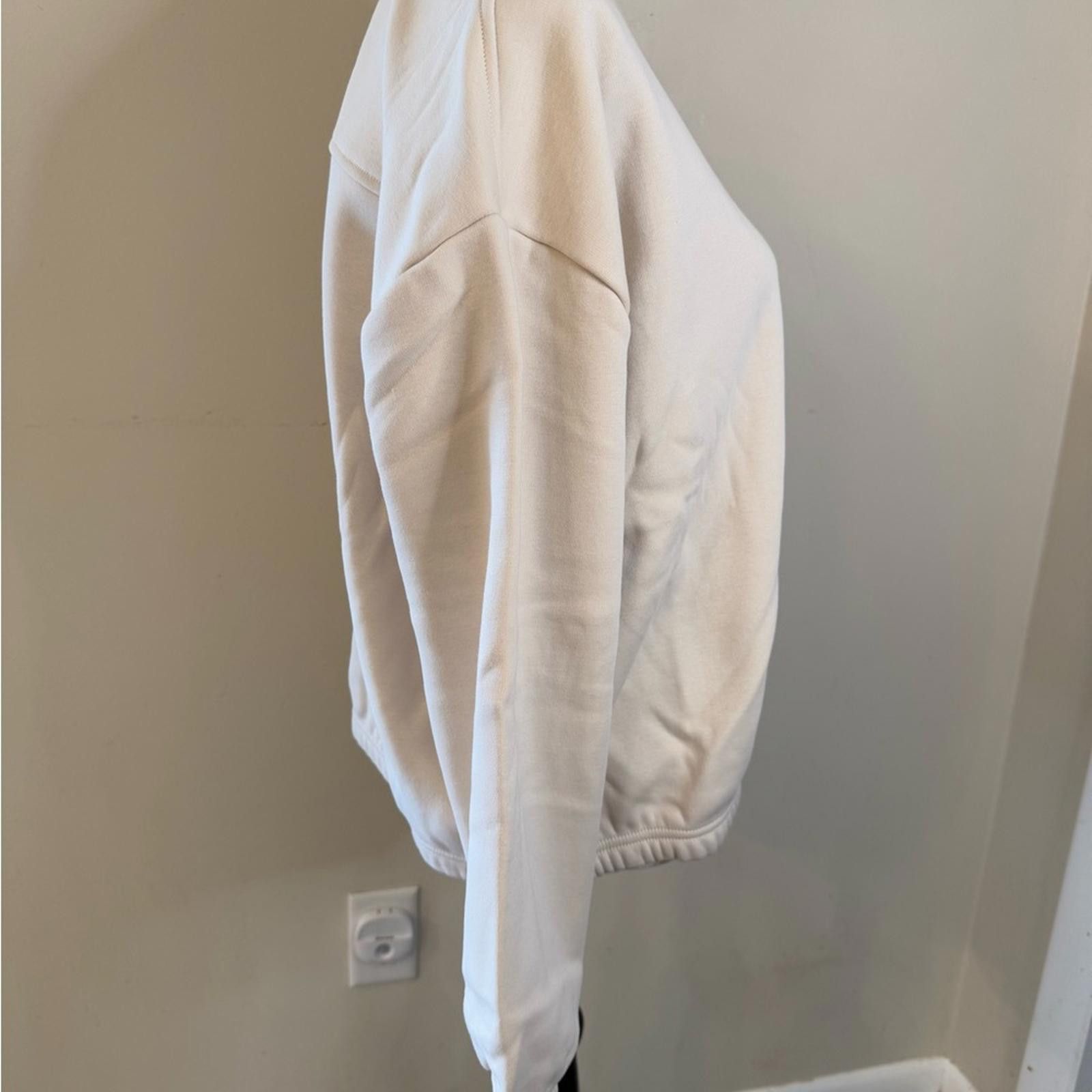 Banana Republic Banana Republic cream fleece lined sweatshirt SZ LG Size L / US 10 / IT 46 - 2 Thumbnail