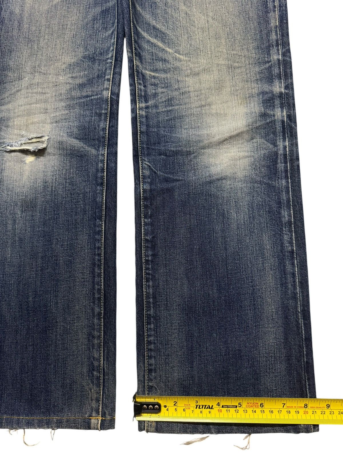 Uniqlo Vintage Y2K Japanese Uniqlo Faded Wash Whiskers Wide Leg Size US 32 / EU 48 - 13 Thumbnail