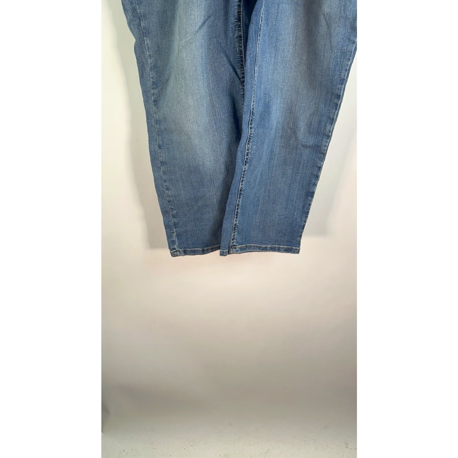 Levi's Levi’s 541 Athletic Taper Denim Jeans Blue Men's 46 29 Inseam Stretch 5-Pocket Denim Jeans Size US 30 / EU 46 - 5 Thumbnail