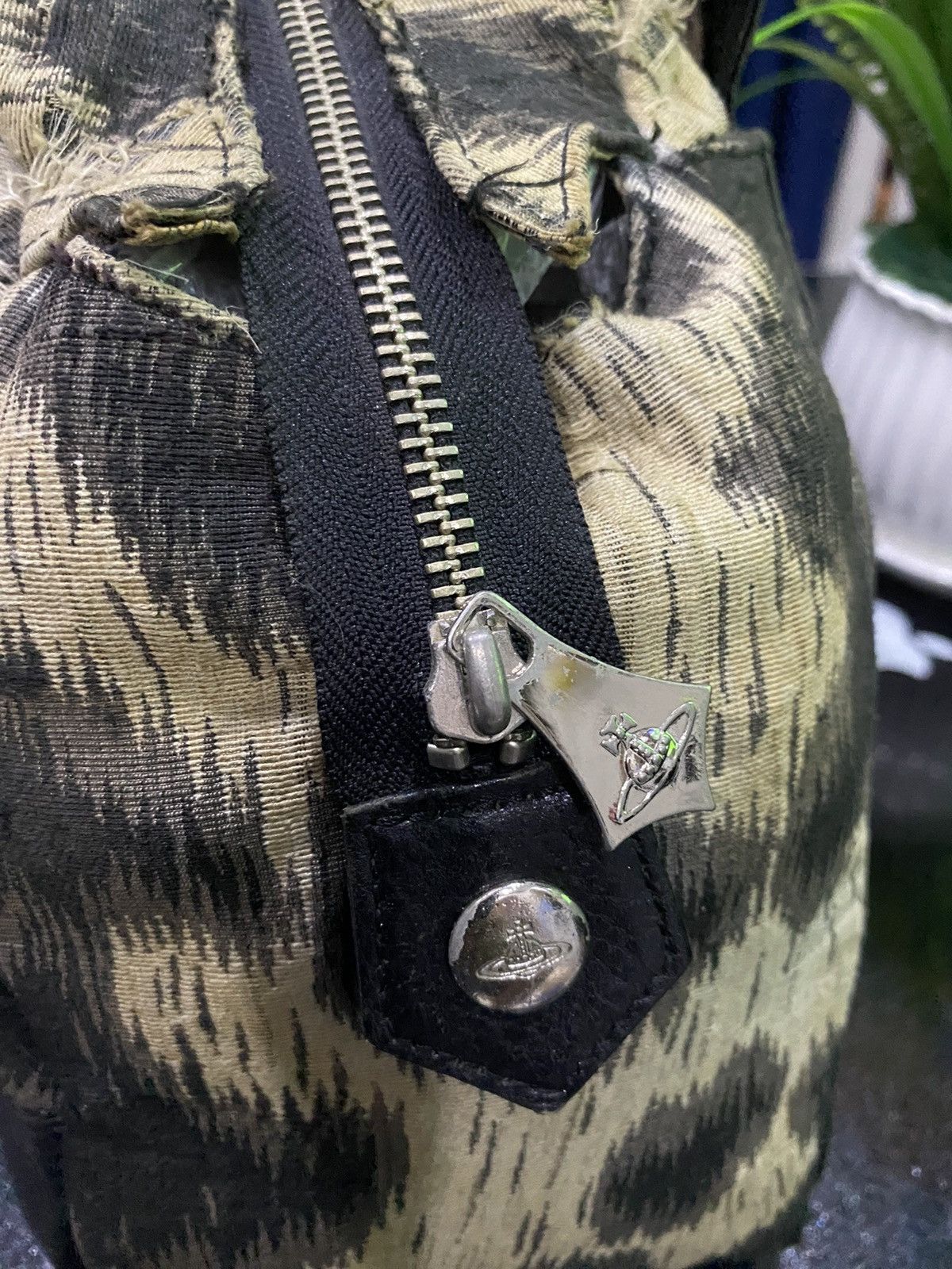Vintage × Vivienne Westwood Vivienne Westwood Leopard Handbag Size ONE SIZE - 11 Thumbnail
