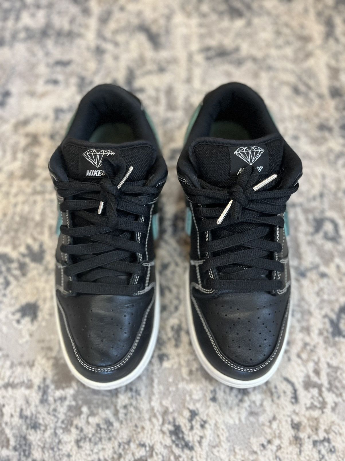 Diamond Supply Co. × Nike Nike SB Dunk Low Pro OG QS Size US 8 / EU 41 - 4 Thumbnail