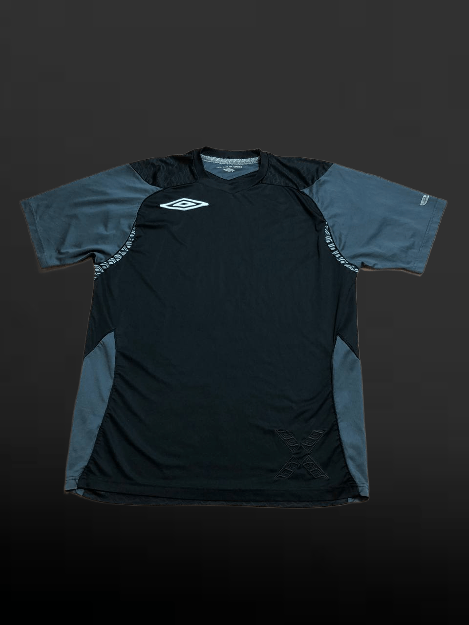 Umbro UMBRO TRAINING SHIRT JERSEY LOGO Size US XL / EU 56 / 4 - 1 Thumbnail