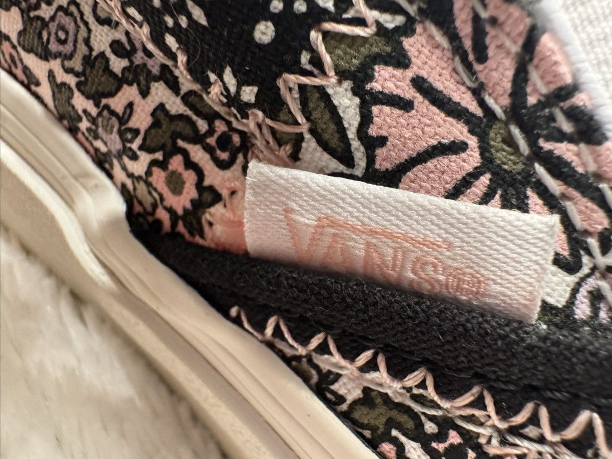 Vans EUC Vans Floral Patchwork Checkered Slip on in Marshmallow Size US 5.5 / EU 38 - 5 Thumbnail